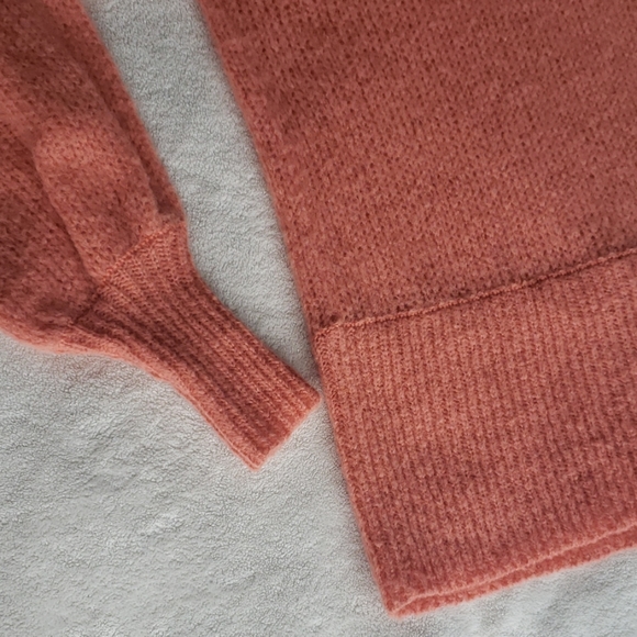 Free People Ophelia Off The Shoulder Peach Sweater - Picture 4 of 6